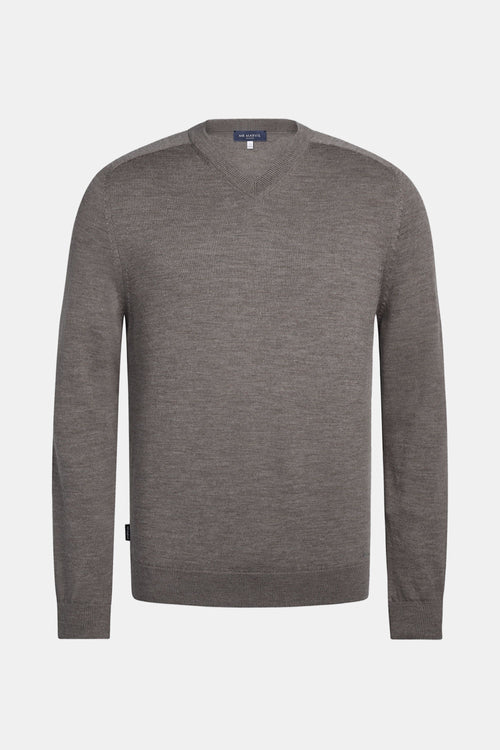 Jones * The Merino V-neck
